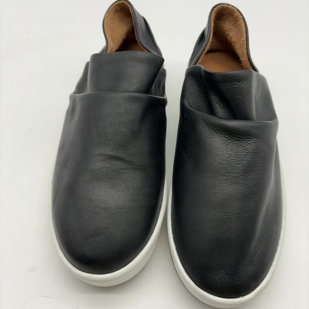 beek Slip-On Sneakers